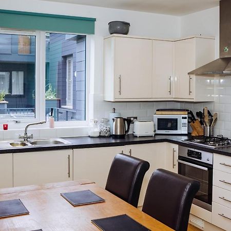 Beautiful, Contemporary 3 Bedroom Apartment Bath Exteriér fotografie