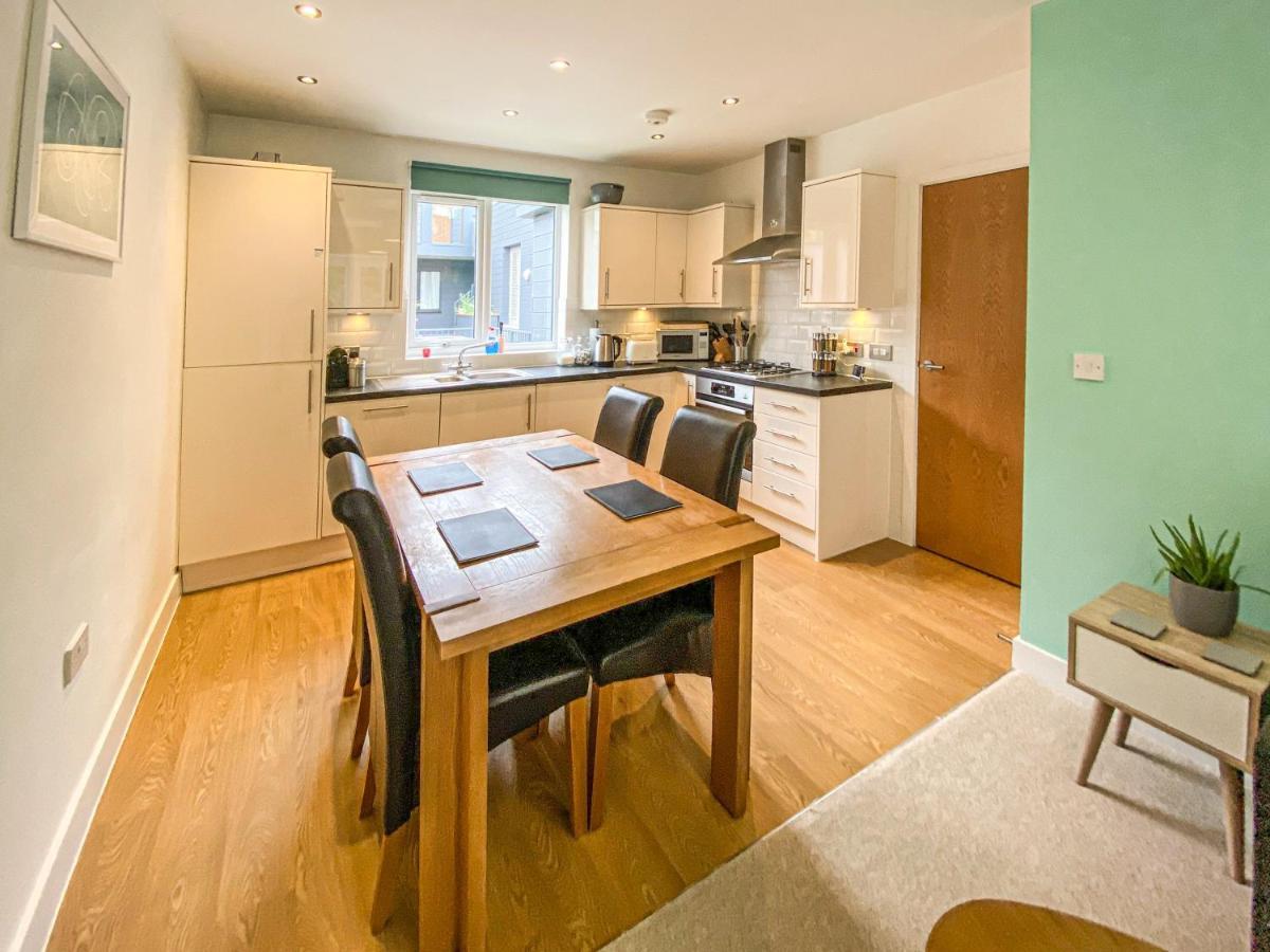 Beautiful, Contemporary 3 Bedroom Apartment Bath Exteriér fotografie