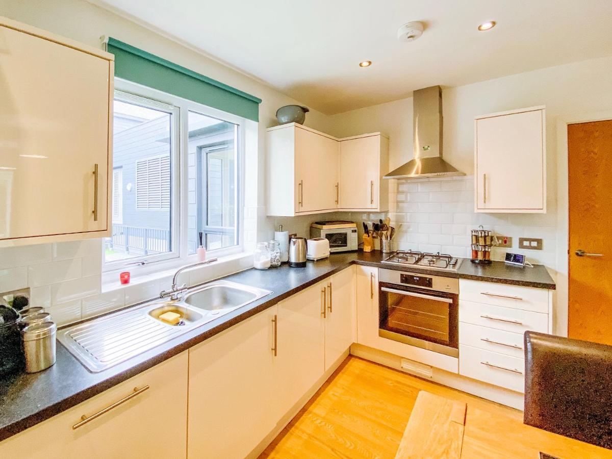 Beautiful, Contemporary 3 Bedroom Apartment Bath Exteriér fotografie