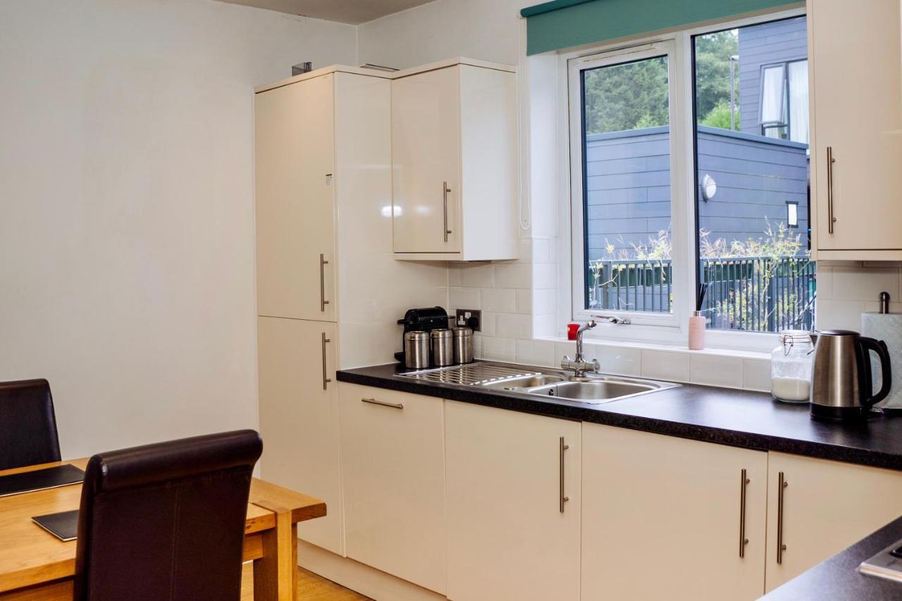 Beautiful, Contemporary 3 Bedroom Apartment Bath Exteriér fotografie